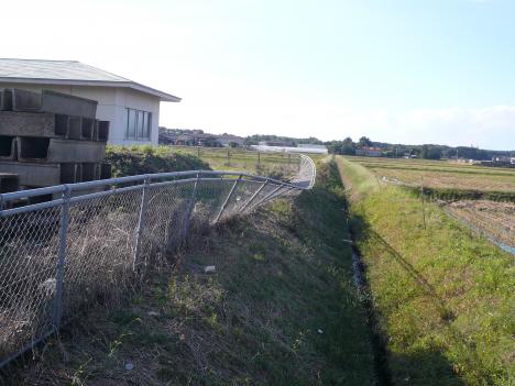 フェンスの倒壊（中村浜地区：地点N017）