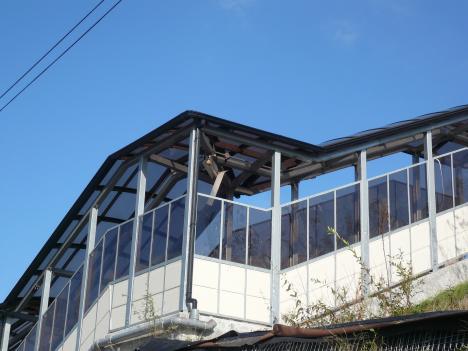高速バス停通路の損壊（中村浜地区：地点N017）