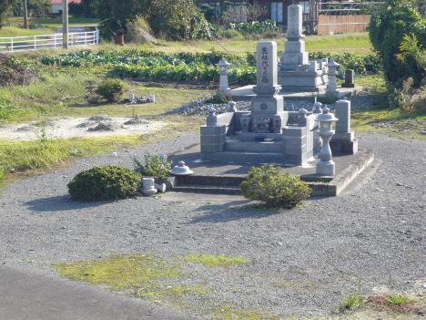 墓石（石灯篭）の損壊（中村浜地区：地点N020）