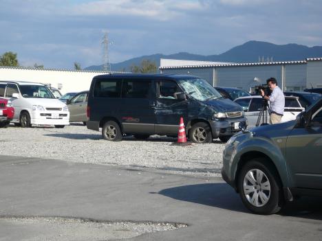 駐車場での車両の損壊：約50ｍ離れた地点から軽自動車が飛来して直撃した（中村浜地区：地点N022）
