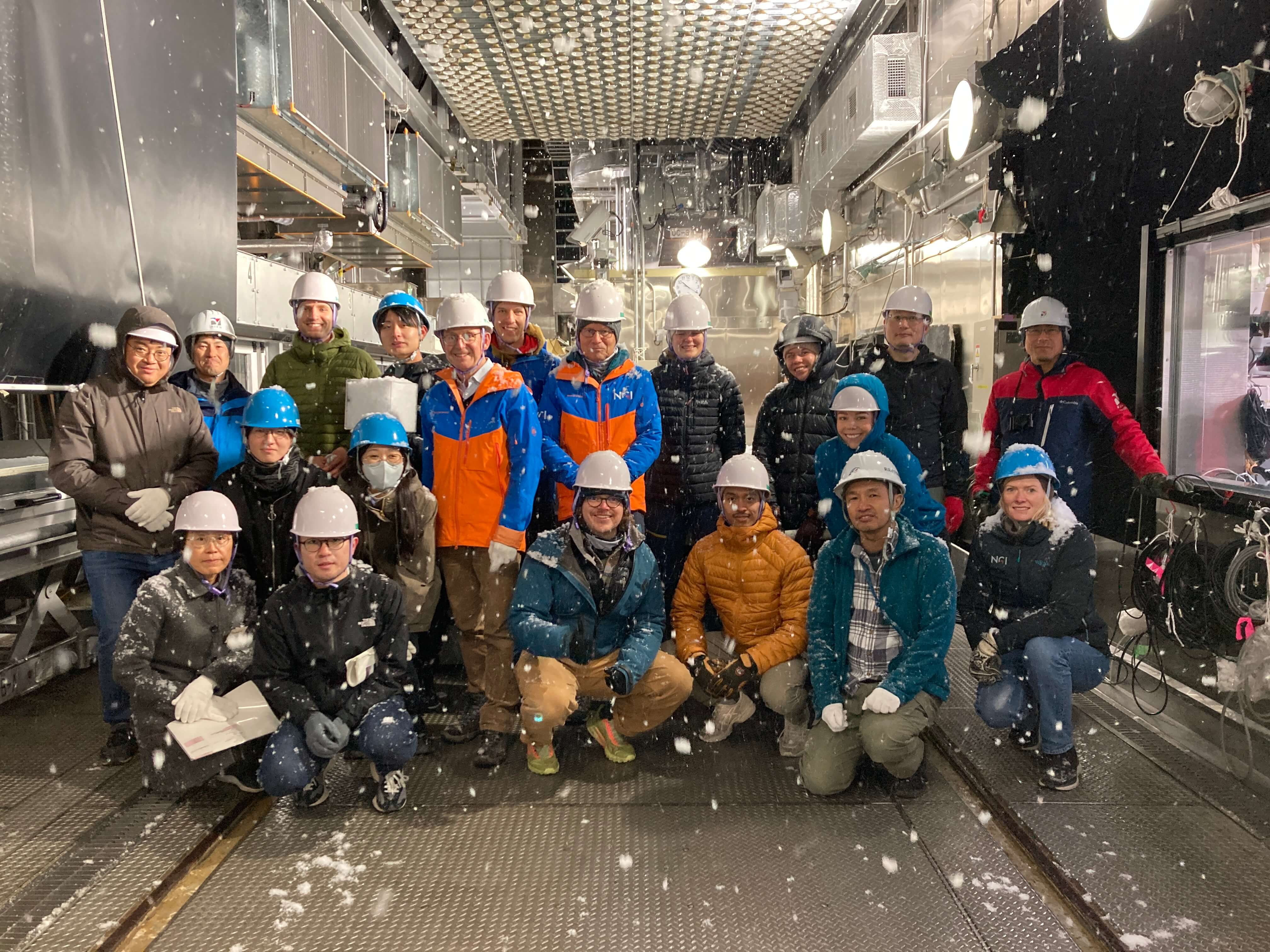 写真：新庄雪氷環境実験所の見学